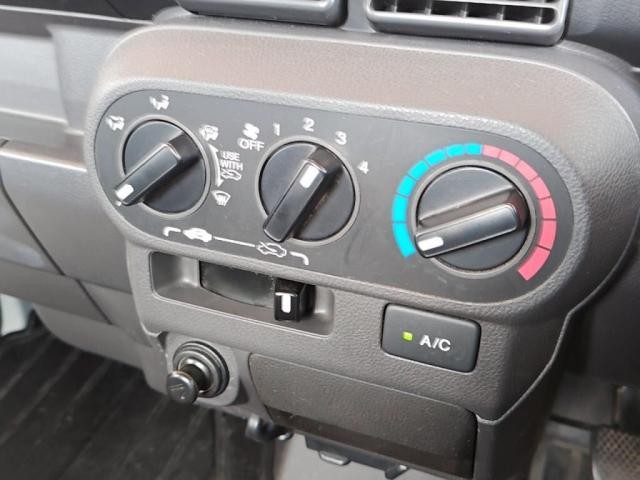 0500996A20260922G00113.jpg
