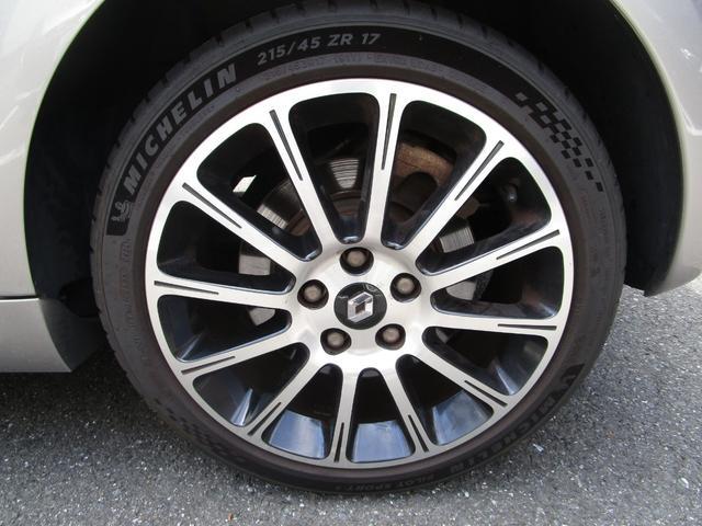 9570346A30260606W00114.jpg