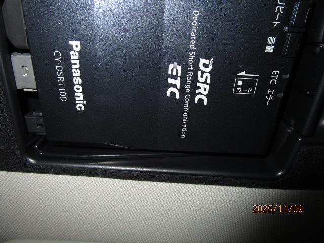 0900963A30251110W00115.jpg