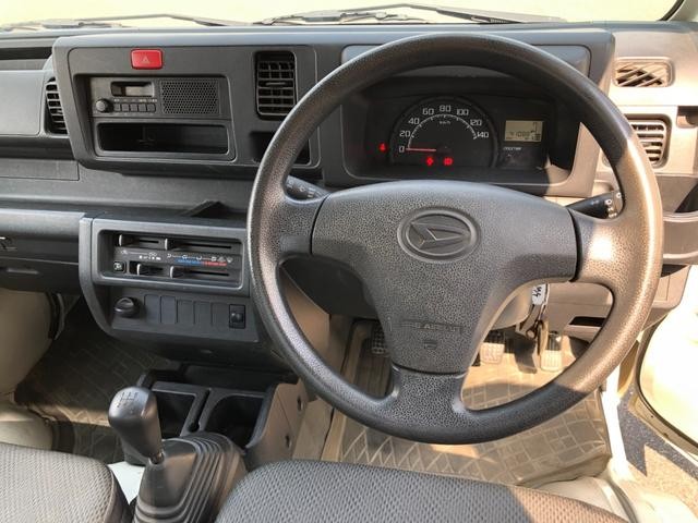 1020595A30260720W00214.jpg