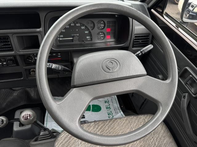 0208398A30261004W00214.jpg