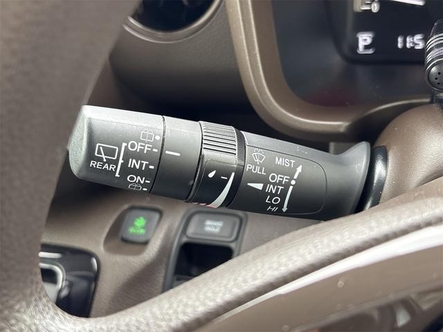 0700828A30261005W00310.jpg