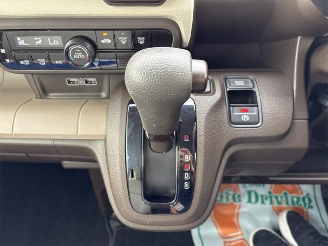 0700828A30261005W00316.jpg
