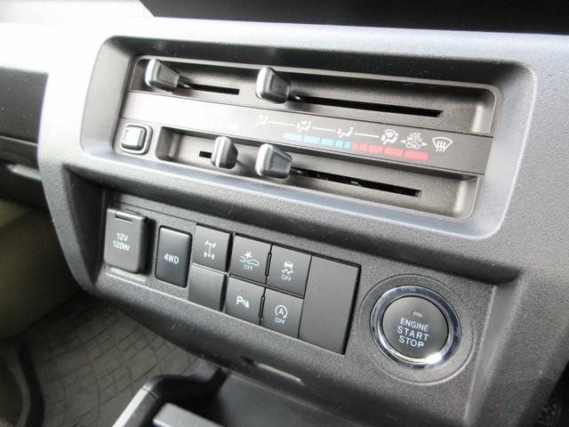 0541821A30260820W00117.jpg