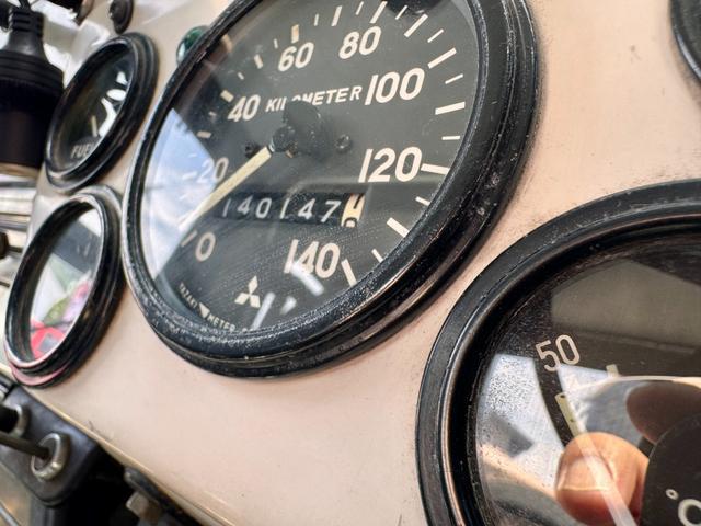 9020083A30260613W00111.jpg