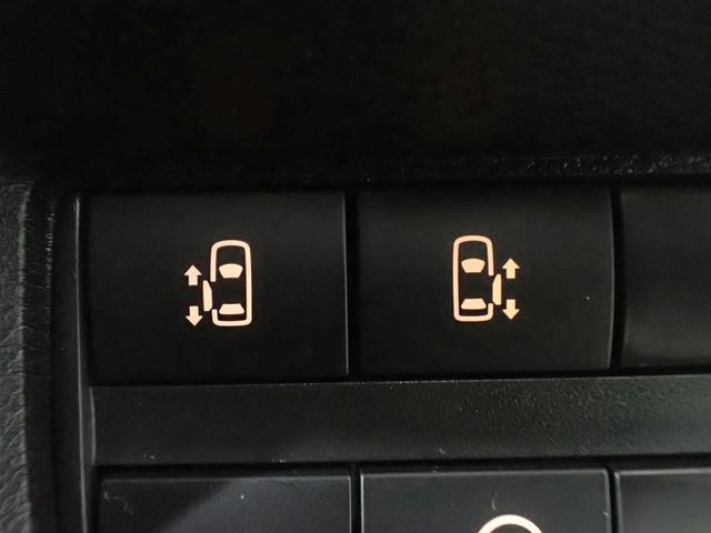 0206389A30260830W00116.jpg
