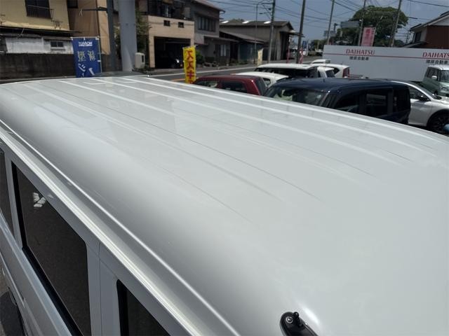 1001588A30260629W00111.jpg