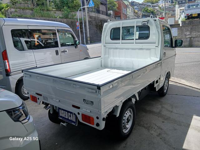 0803566A30260703W00103.jpg