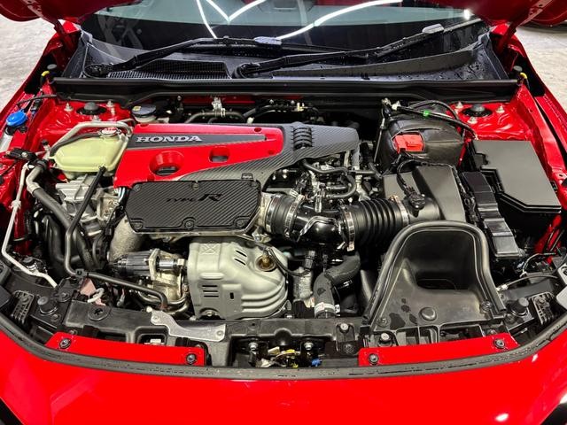 0704396A30261003W00113.jpg