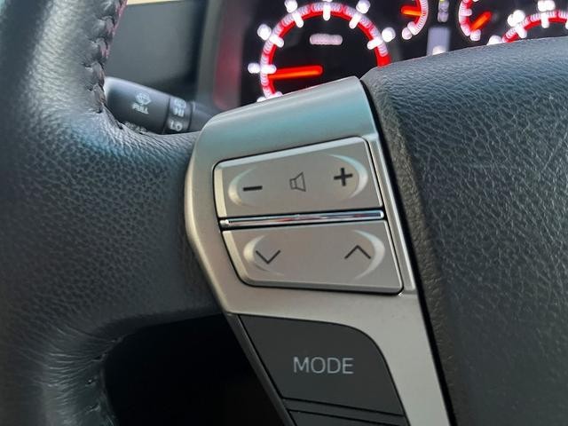 0551625A30261004W00215.jpg