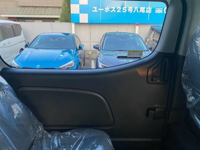 0708537A30260903W00115.jpg