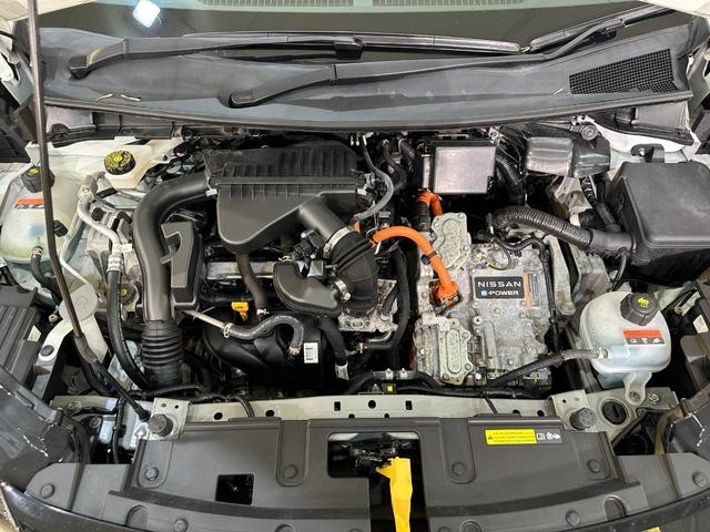 0509824A30261018W00318.jpg