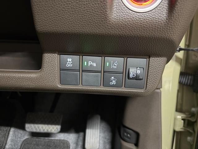 0541731A30260726W00114.jpg