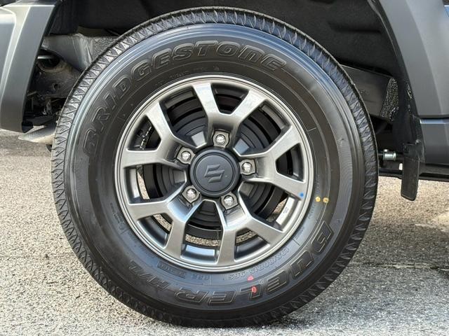 1010512A30261012W00219.jpg