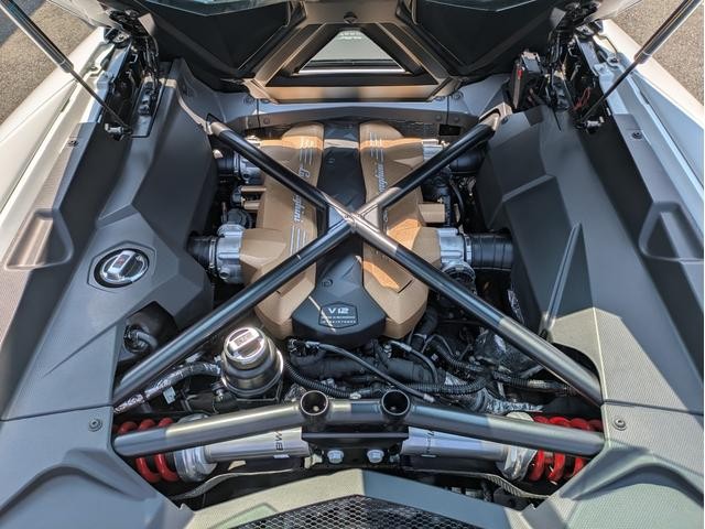 0704272A30250826W00414.jpg