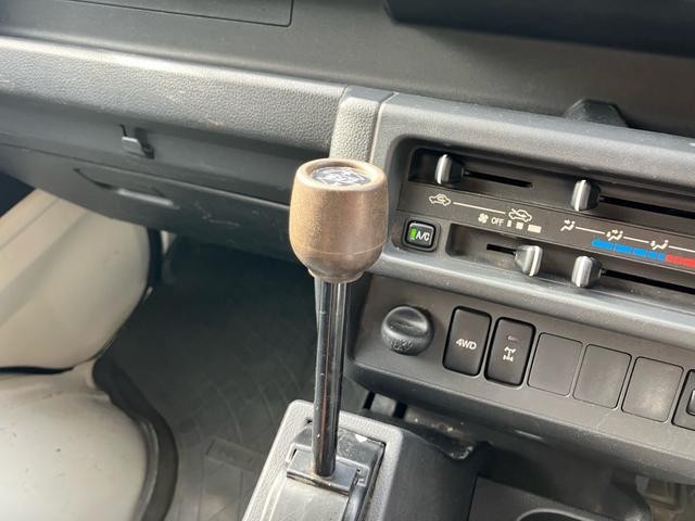 0803825A30260807W00115.jpg