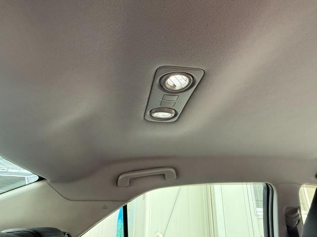0704373A30260823W00219.jpg