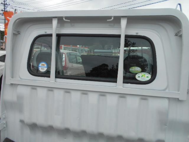 0900122A30260908W00217.jpg