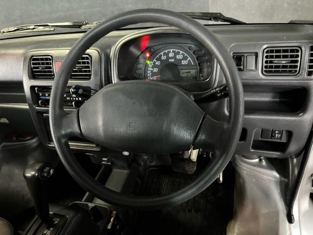 0710163A30260905W00108.jpg