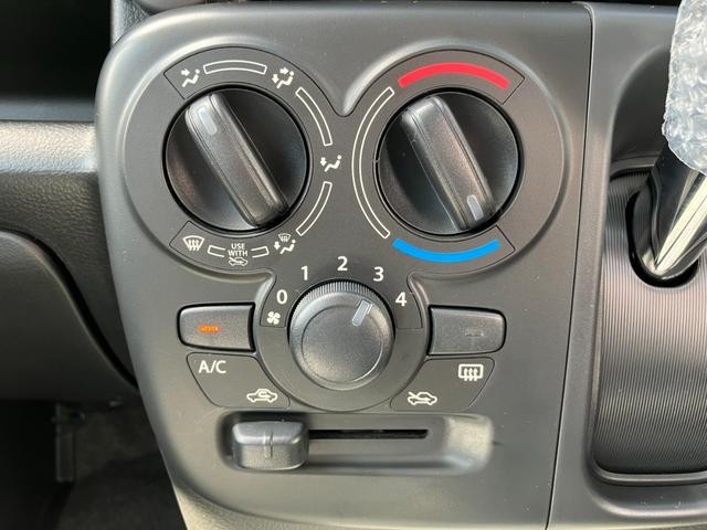 0500054A30260923W00208.jpg