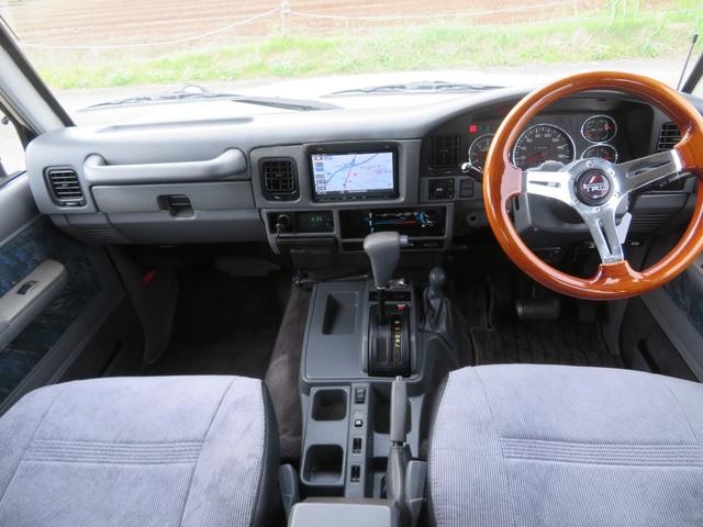 0506994A30261005W00102.jpg