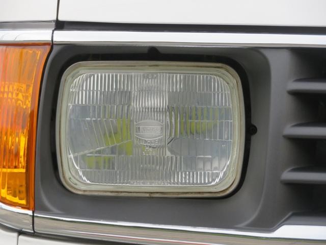 0506994A30261005W00118.jpg