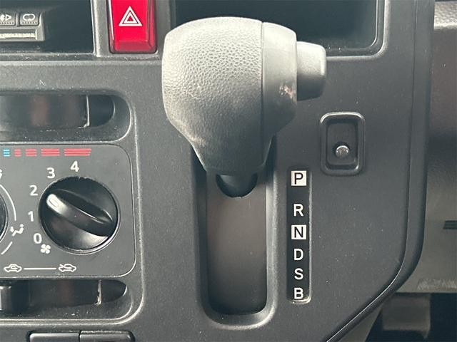 0840119A30260918W00204.jpg