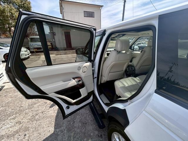 0708848A30260425W00117.jpg