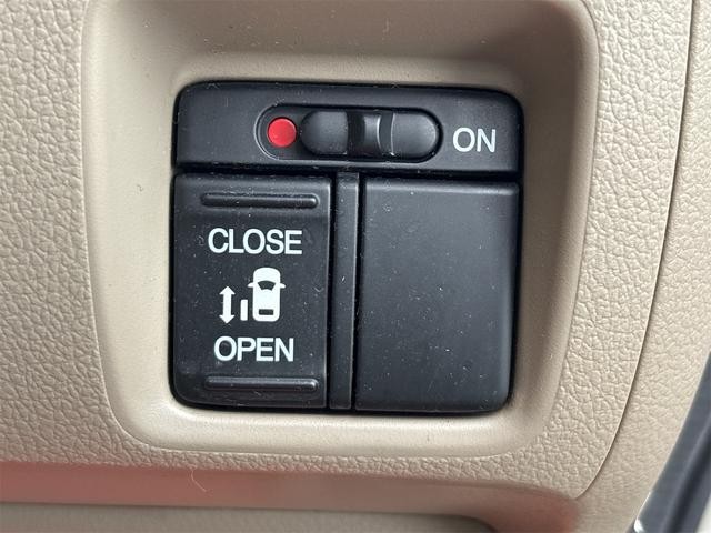 0900605A30260807W01719.jpg