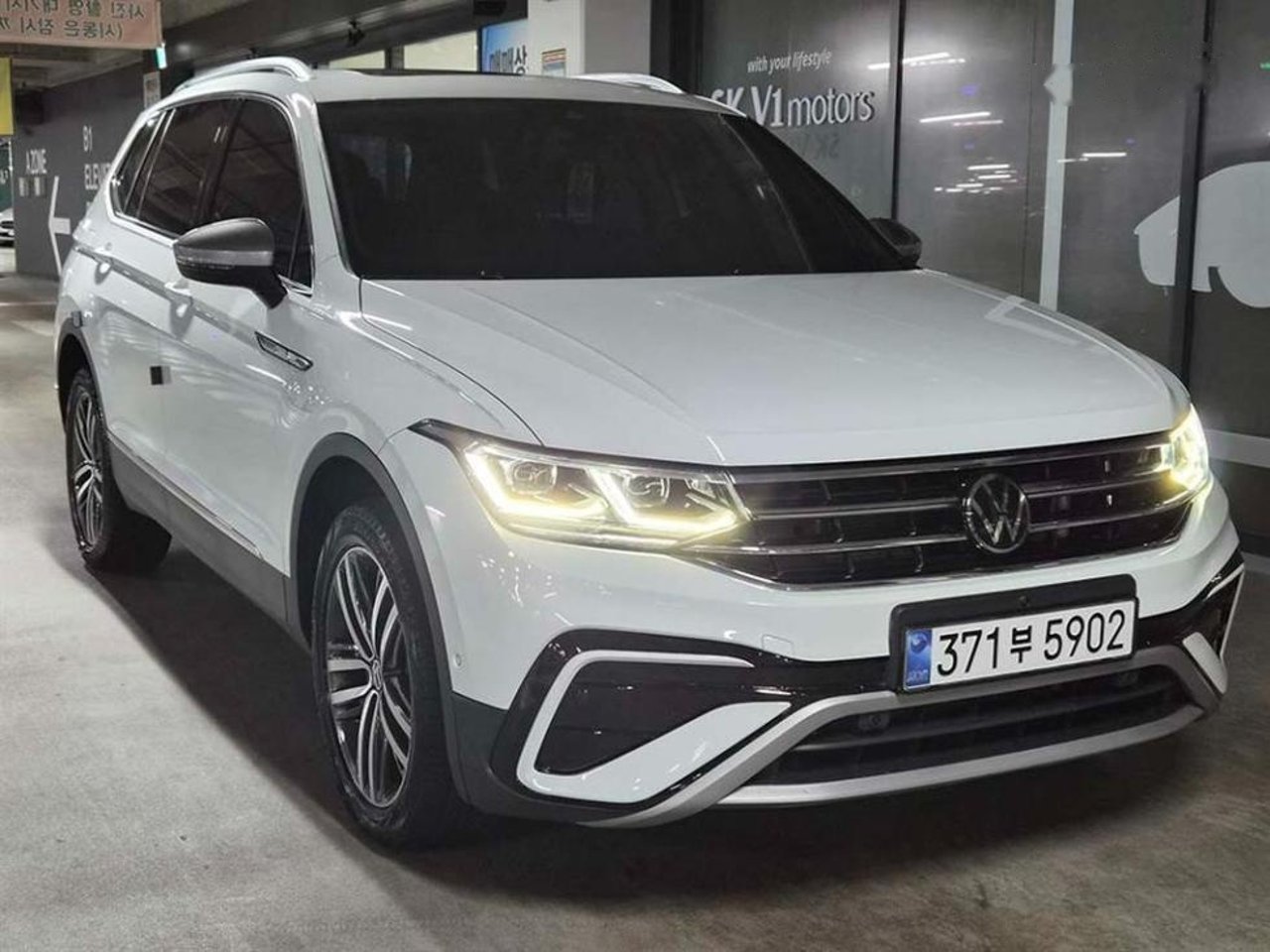 2022 Volkswagen Tiguan, photo 1 of 1