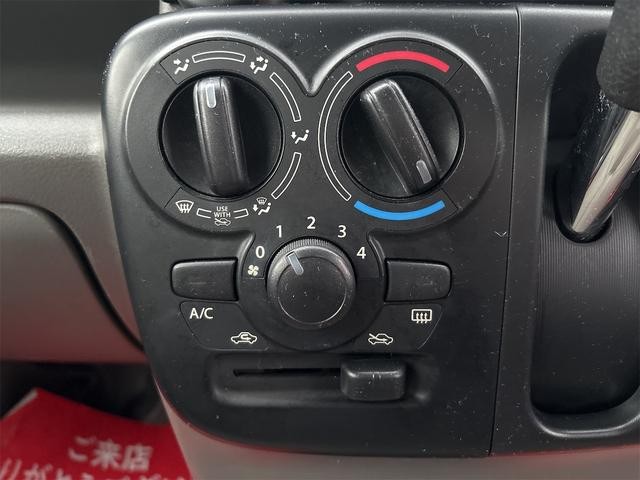 0900605A30260918W00115.jpg