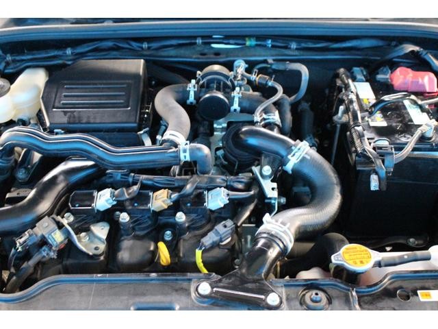 0509884A30261026W00114.jpg