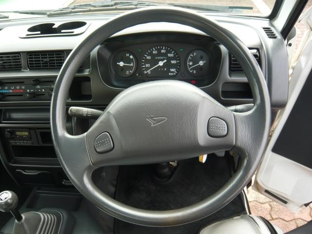 0500692A30260926W00105.jpg