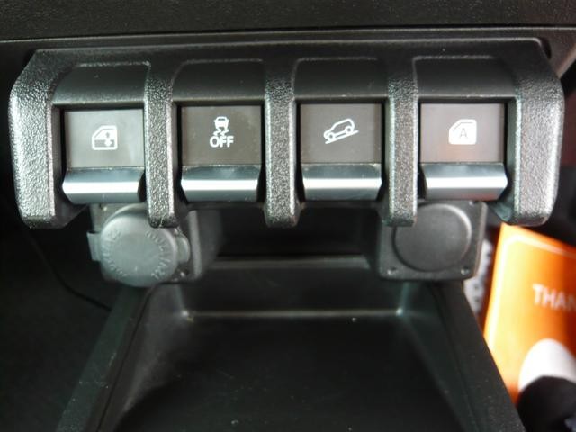 0500692A30260926W00215.jpg