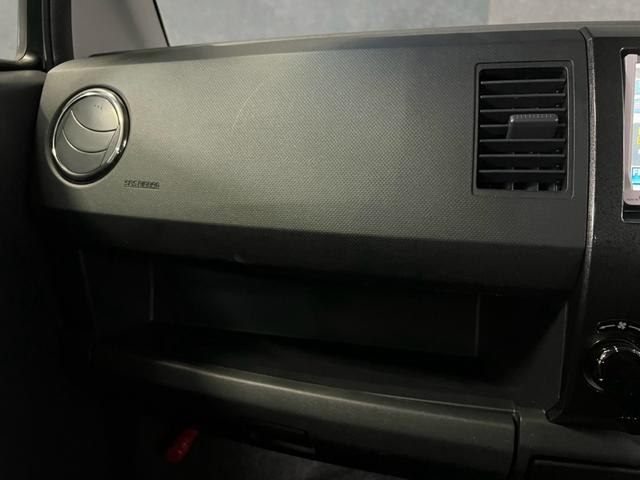 0710163A30260912W00208.jpg