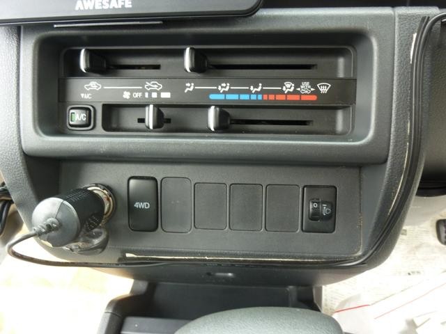 0560191A30260821W00213.jpg