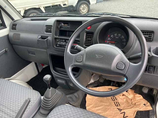 1002753A30260709W00501.jpg