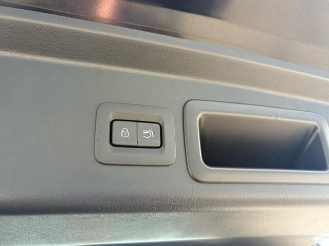 0840402A30261001W00106.jpg