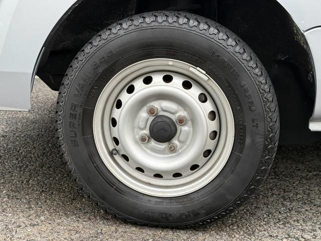 0502543A30260926W00216.jpg