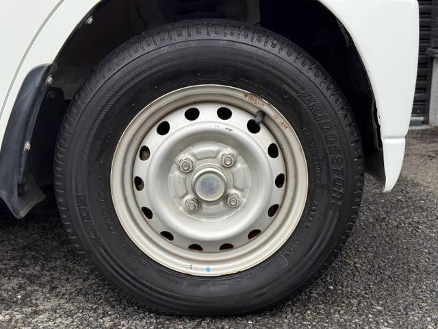 0502543A30260926W00414.jpg