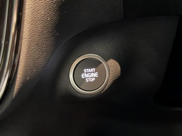 0502582A30260919W00119.jpg