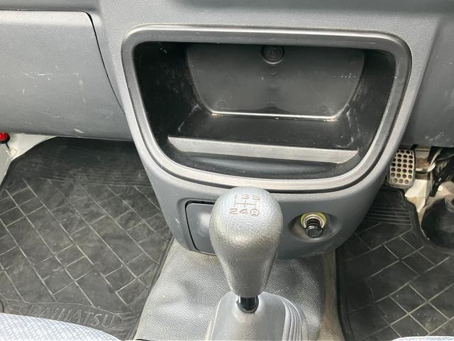 0230028A30261005W00104.jpg