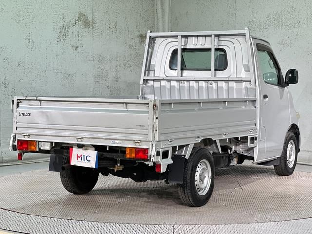 0509824A30260924W00913.jpg