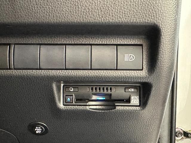 0509824A30261005W01204.jpg