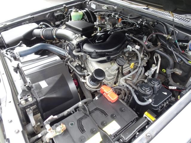 0730175A30261005W00117.jpg