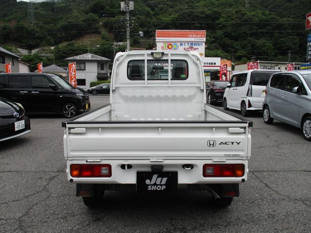 1000138A30260623W00114.jpg