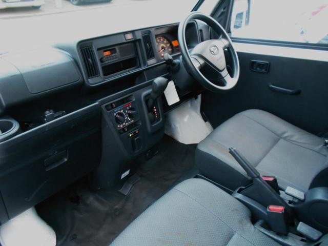 1000819A30260912W00114.jpg