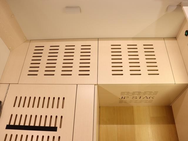 0303041A30261009W00214.jpg