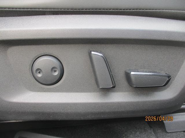 0802982A30260430W00119.jpg