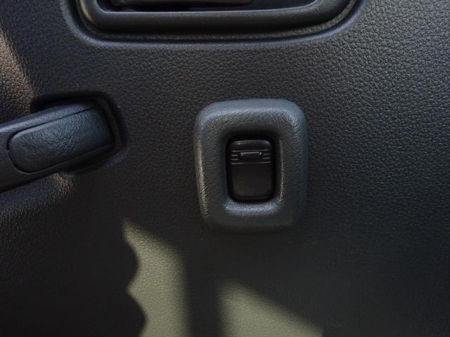 0900654A30260511W00215.jpg